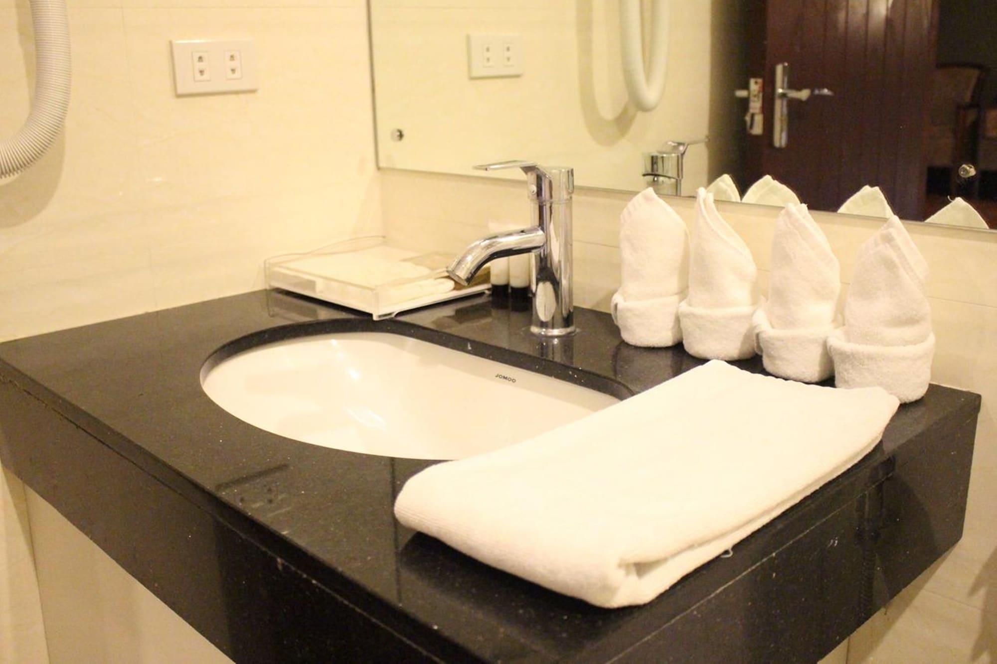 Baguio Crown Legacy Hotel Baguio City Екстер'єр фото