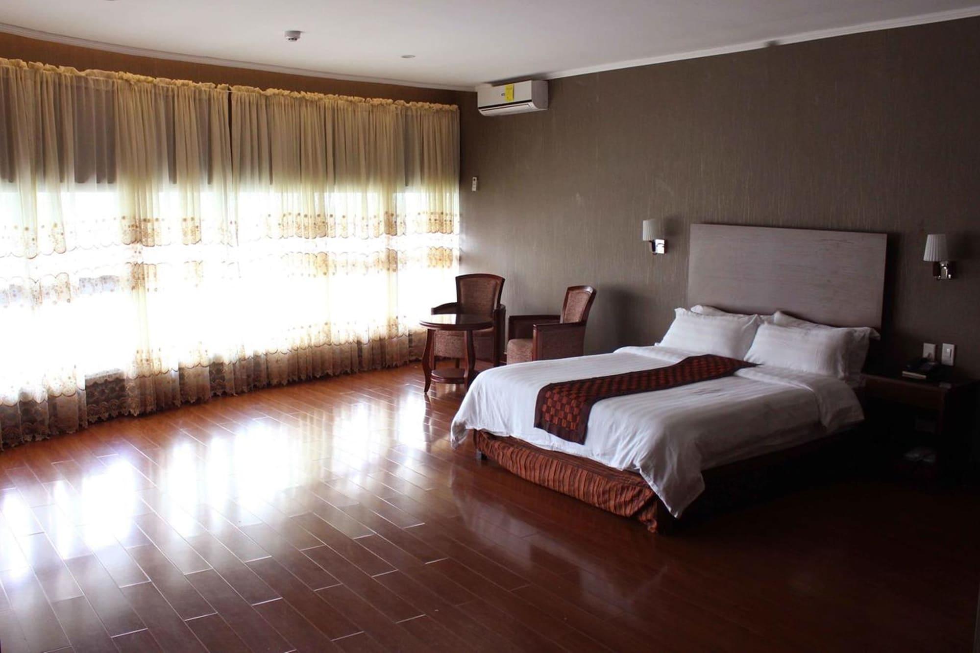Baguio Crown Legacy Hotel Baguio City Екстер'єр фото