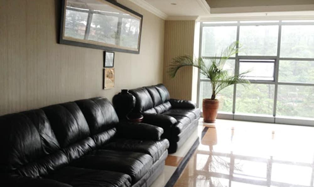Baguio Crown Legacy Hotel Baguio City Екстер'єр фото